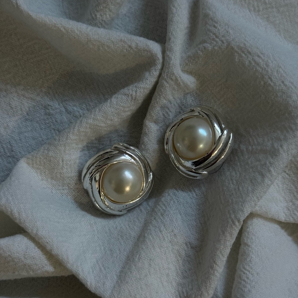 Vintage Classic Pearl-Accent Silver Clip Earrings - Women Jewelry